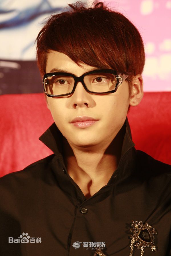 http://www.newswatch247.com/pics/star/pic/98ee4ca15a8d1a5fe705259cf920f906.jpg