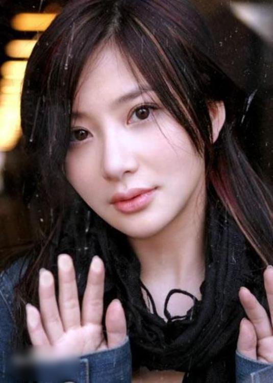 http://www.newswatch247.com/pics/star/pic/9a5e7b184feb662b5e40d25b125c7155.jpg