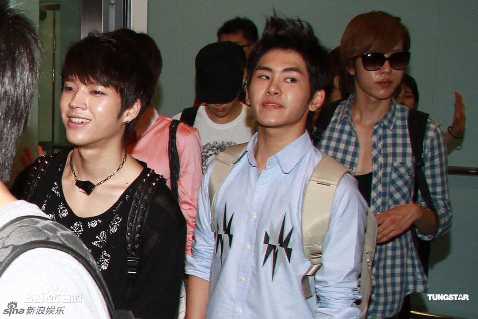 http://www.newswatch247.com/pics/star/pic/9ab2d5ce3ecd7235c7eba9747a5cde88.jpg