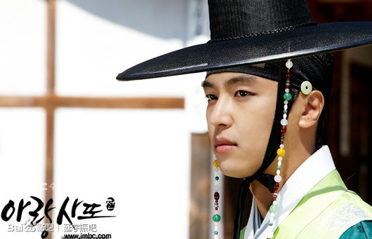 http://www.newswatch247.com/pics/star/pic/9abcf66e614ef48b48519f4640f3c76d.jpg