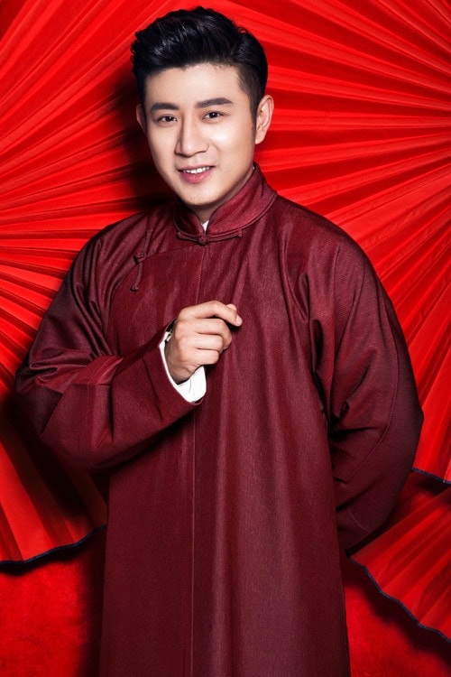http://www.newswatch247.com/pics/star/pic/9b0d/dfdb6c8c145cdd8d825cceb206f6.jpg