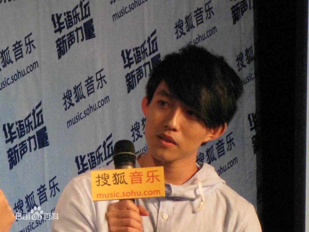 http://www.newswatch247.com/pics/star/pic/9c689e8fa98d16605172dae3199becae.jpg