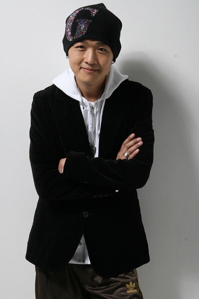 http://www.newswatch247.com/pics/star/pic/9d7dbfe121a6dd575f54441f383f5deb.jpg
