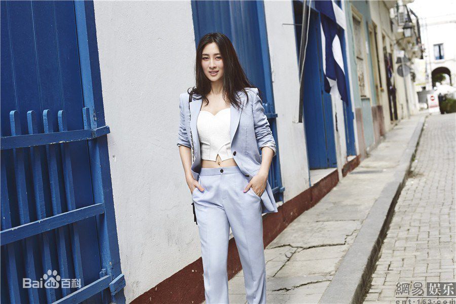 http://www.newswatch247.com/pics/star/pic/9f6b7416bd19b4e6a153eda7260cb7ae.jpg