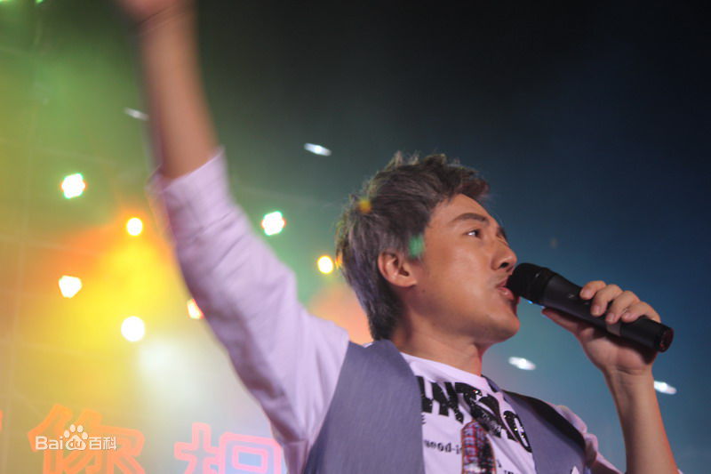 http://www.newswatch247.com/pics/star/pic/a0c215bb42ed0c2655bf0f87049ad360.jpg