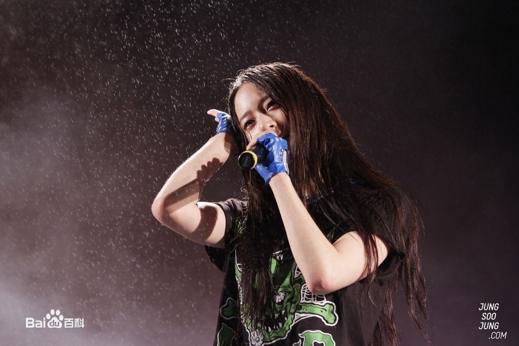 http://www.newswatch247.com/pics/star/pic/a124e295d37a06cdf212454367285491.jpg