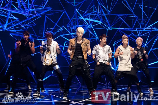 http://www.newswatch247.com/pics/star/pic/a25e170138e5596f6f56a4ea117b8066.jpg