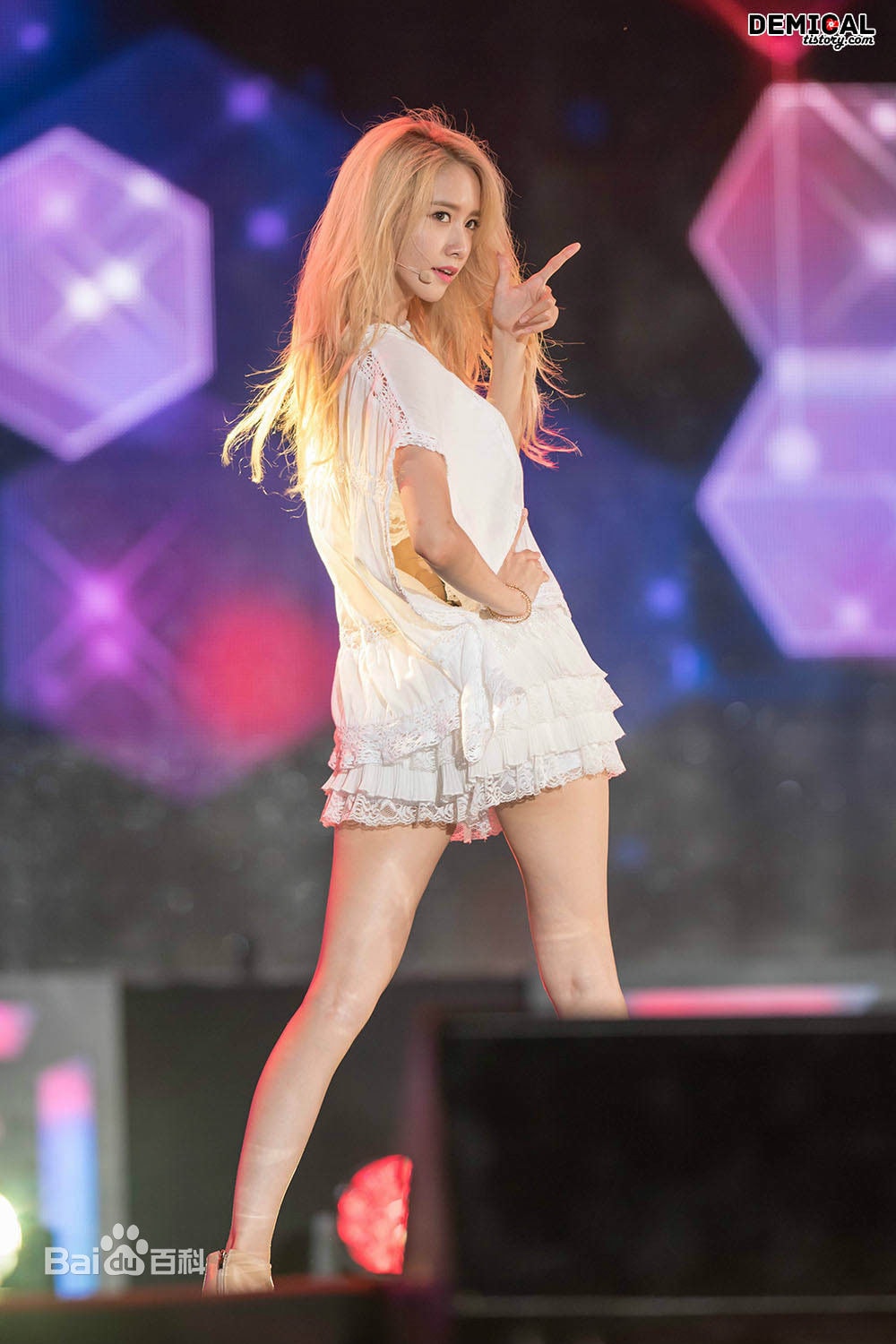 http://www.newswatch247.com/pics/star/pic/a486f269a8cf7cee6bf30e9e9aa7d6c8.jpg