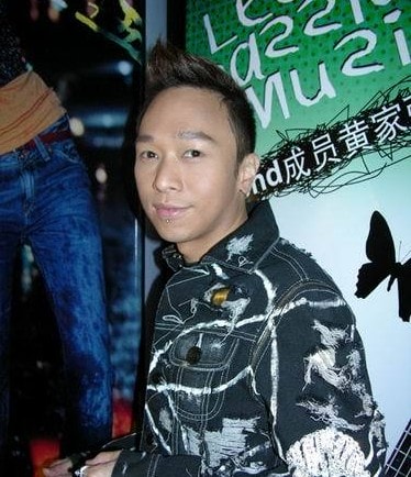 http://www.newswatch247.com/pics/star/pic/a4d71d9394dd8d720e2d26b8bc7d6dbc.jpg