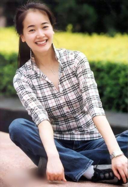 http://www.newswatch247.com/pics/star/pic/a4f5e191bc7030051887bd6f7fd0f570.jpg