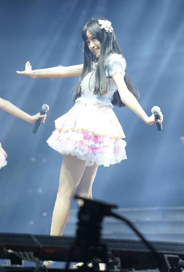 http://www.newswatch247.com/pics/star/pic/a55ea7dfb39b9cff78233fa80fb8fcbb.jpg