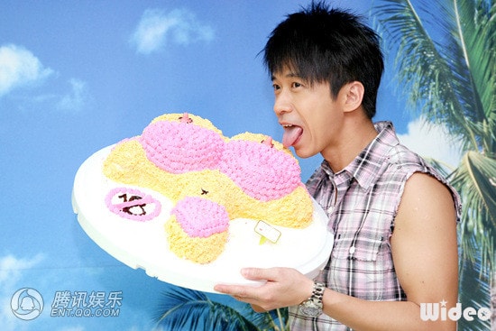 http://www.newswatch247.com/pics/star/pic/a713fafa835b9d7e7771762d35fdad1d.jpg