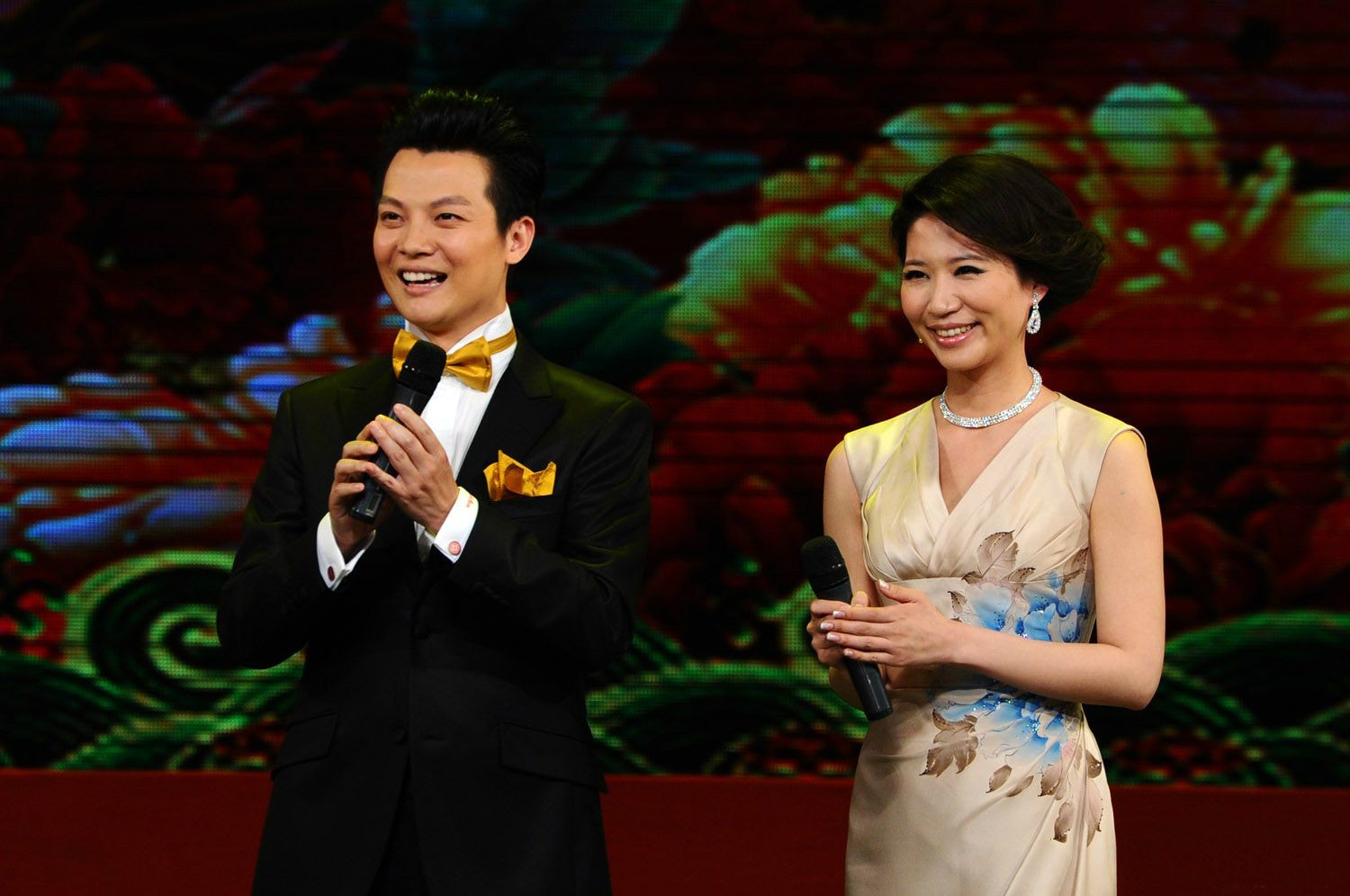 http://www.newswatch247.com/pics/star/pic/a881/29a45d488b4b62d03ce1ad445fcf.jpg