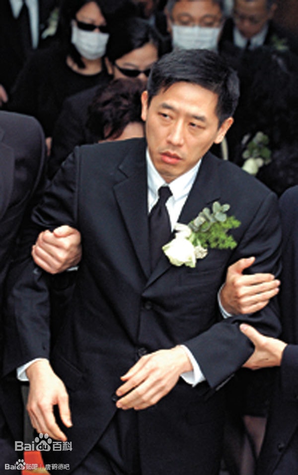 http://www.newswatch247.com/pics/star/pic/a9a513a9e10e6eff48f09a2003f36e4e.jpg