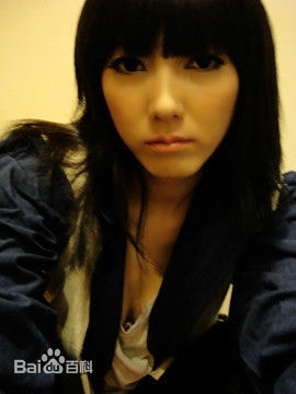 http://www.newswatch247.com/pics/star/pic/aae7a78a9ae89f5900f37fa61ef904ad.jpg