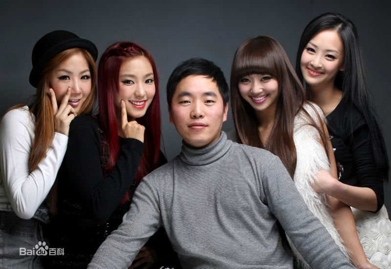 http://www.newswatch247.com/pics/star/pic/acdcb1a8a6aafa85b37ddd83539c898c.jpg