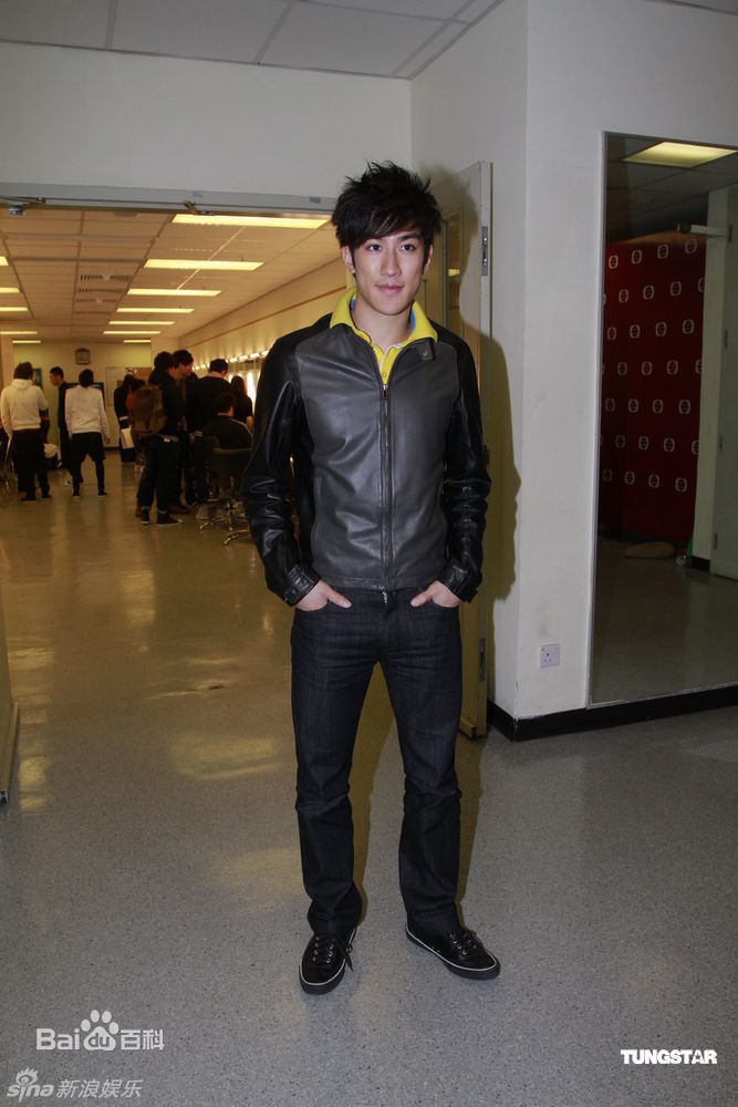 http://www.newswatch247.com/pics/star/pic/aceca6e1a9086a5c16999af6906cf0aa.jpg