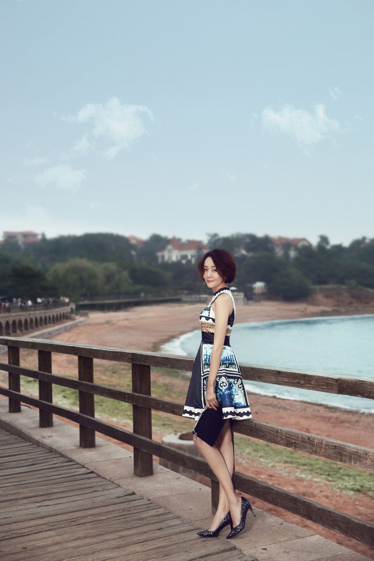 http://www.newswatch247.com/pics/star/pic/ad46bbb4960d17f3db48b949216dbd60.jpg