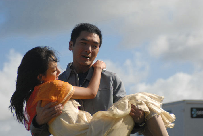 http://www.newswatch247.com/pics/star/pic/adc081160f30892ae0579c89cdff704f.jpg