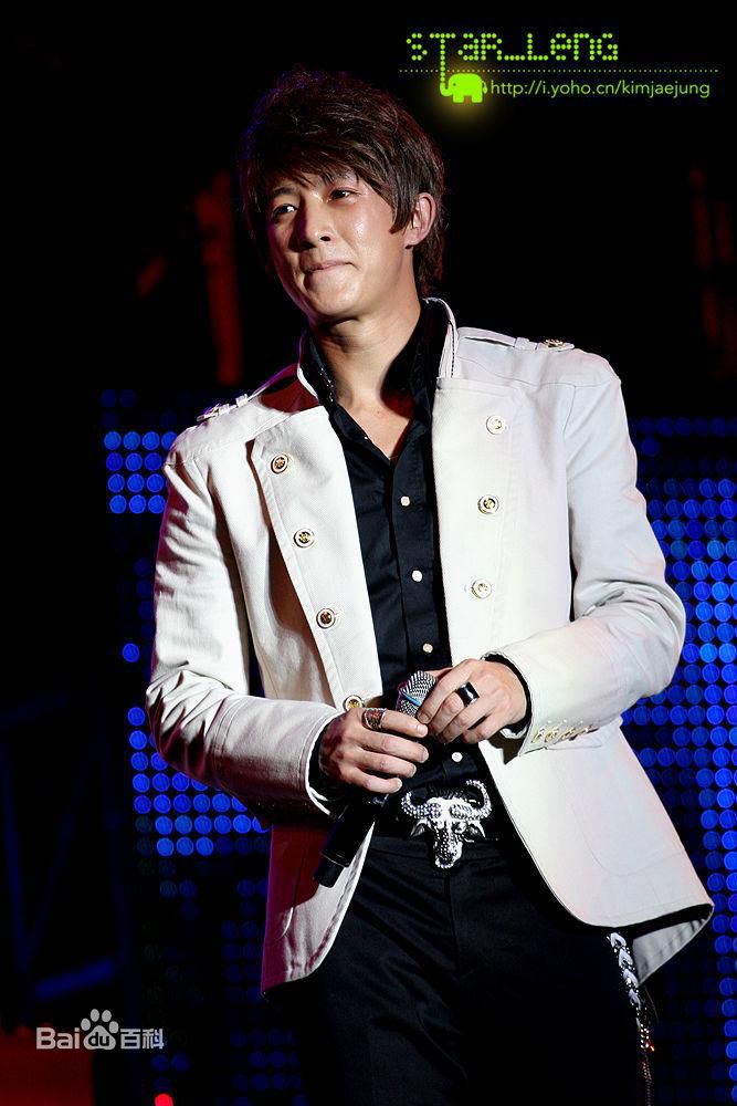 http://www.newswatch247.com/pics/star/pic/adc3614b6f94a602b83d1deb6dc37c31.jpg