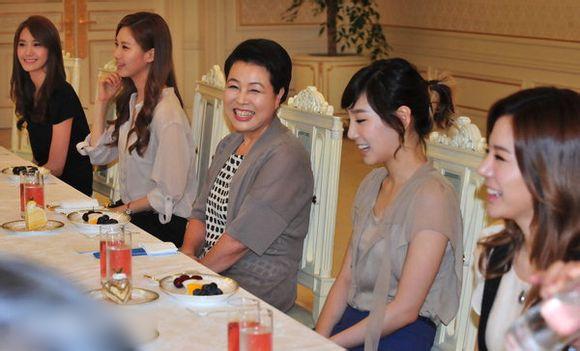 http://www.newswatch247.com/pics/star/pic/aed83db9f72a1628a30b31b864c6f58c.jpg