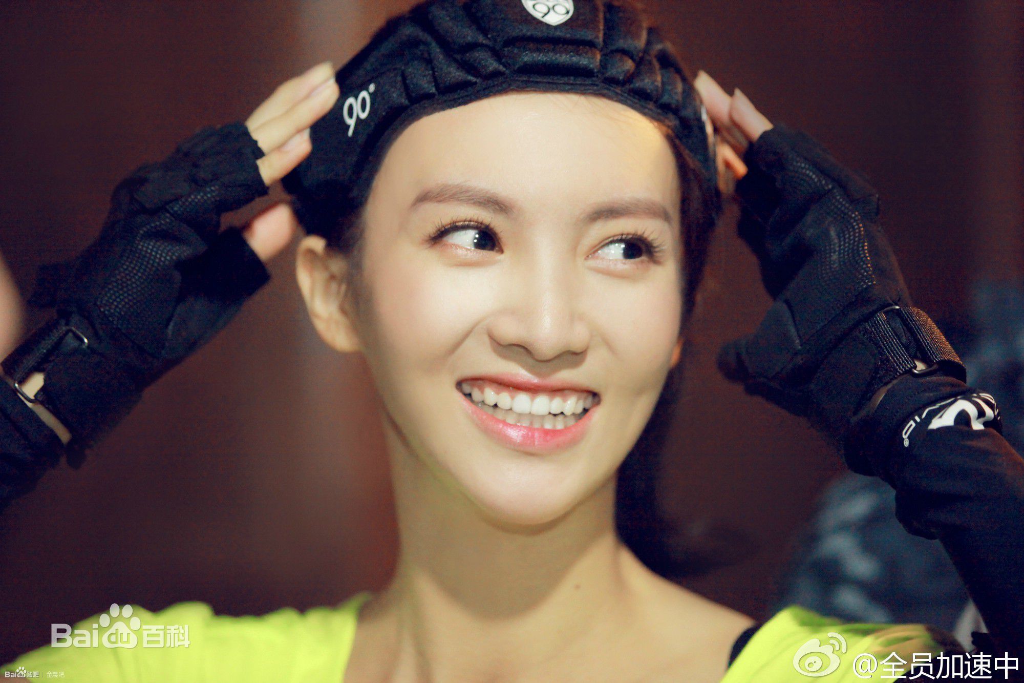 http://www.newswatch247.com/pics/star/pic/aef010584d3950b3b729cab77a21a867.jpg