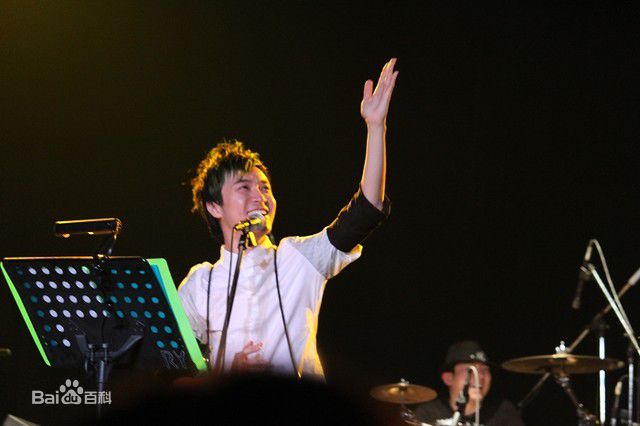 http://www.newswatch247.com/pics/star/pic/af6fdec30672ed566b04477ea37b3a13.jpg
