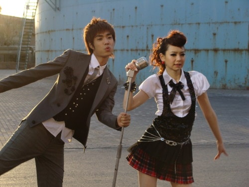 http://www.newswatch247.com/pics/star/pic/b06307a0b96d137e194885f286f1b709.jpg
