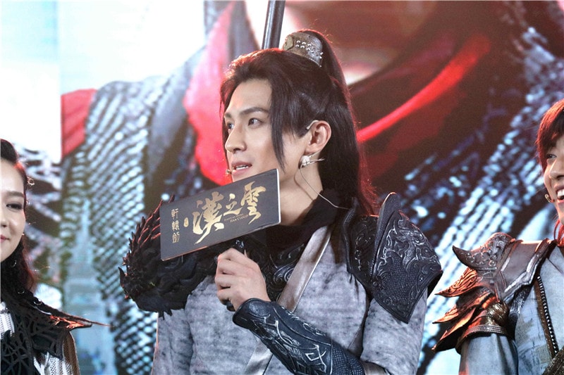 http://www.newswatch247.com/pics/star/pic/b07e79e7634cee63cb709fd7371b1eb5.jpg