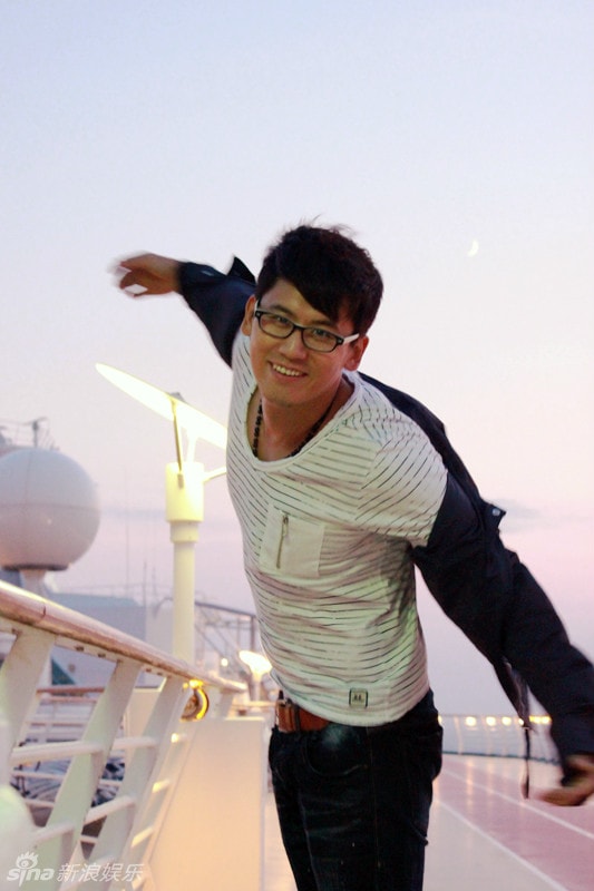 http://www.newswatch247.com/pics/star/pic/b084f3fd6453afee03ec23a8b0e6b3eb.jpg