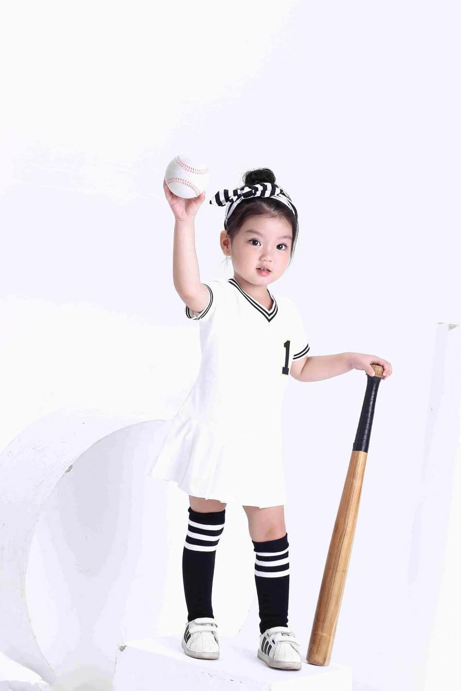 http://www.newswatch247.com/pics/star/pic/b09b899a2e7b478448575464343691a6.jpg