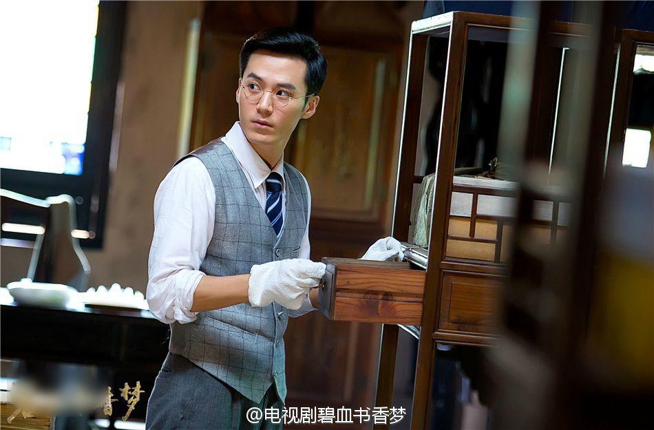 http://www.newswatch247.com/pics/star/pic/b11a9ed9b9b7ae9d0498eadd128b5194.jpg