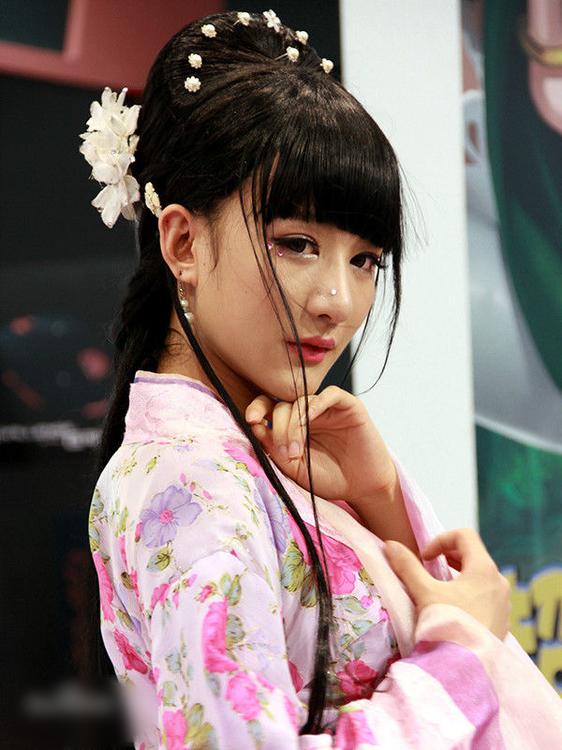 http://www.newswatch247.com/pics/star/pic/b124b9905342b268290055849f1cda5f.jpg
