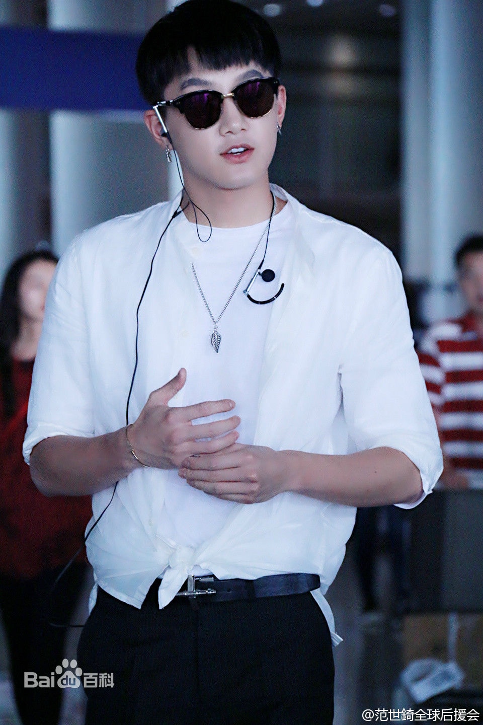 http://www.newswatch247.com/pics/star/pic/b1a4cae2904647bb46089d87d81912a7.jpg