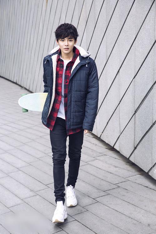 http://www.newswatch247.com/pics/star/pic/b1a597ce0ec942e7a6ede966dc7cd03a.jpg