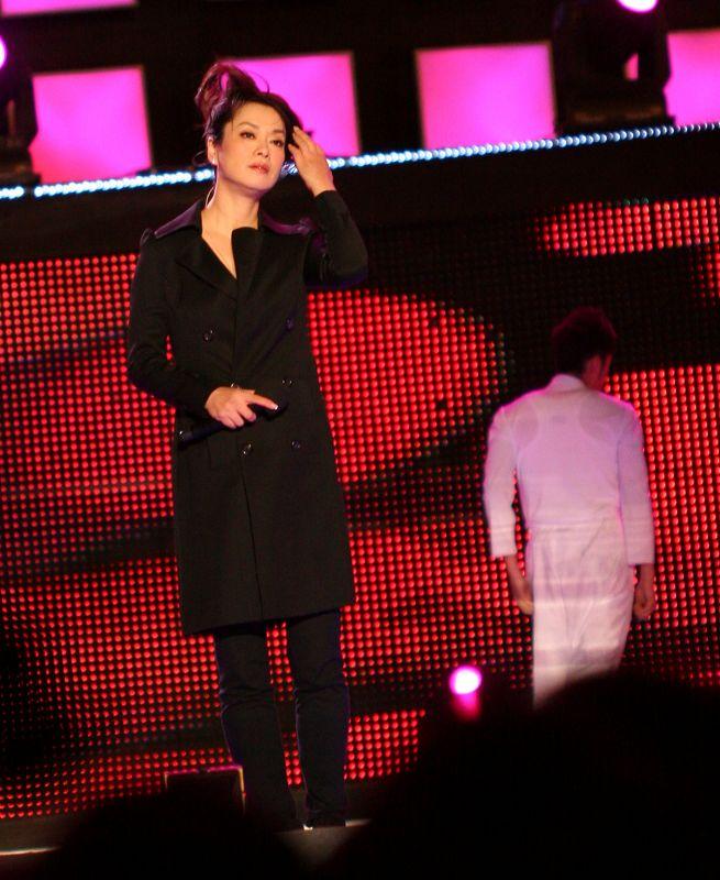 http://www.newswatch247.com/pics/star/pic/b1c6611d8db764a759282add1a93f733.jpg