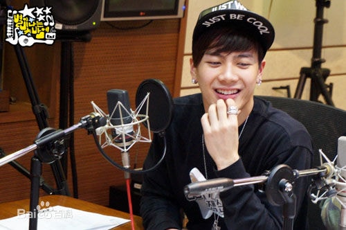 http://www.newswatch247.com/pics/star/pic/b2c7730e27a96b1d444234cfe70d575c.jpg