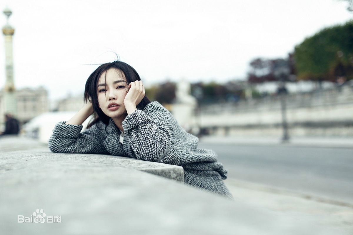 http://www.newswatch247.com/pics/star/pic/b3bdfe2ee0c2084a98980c1ac0b53b9b.jpg