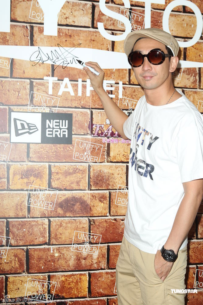 http://www.newswatch247.com/pics/star/pic/b425/395540c672b96c7b1b9b1b9e3e79.jpg