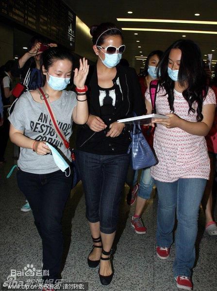 http://www.newswatch247.com/pics/star/pic/b44623fe07a2692706b3065fdcf77ba4.jpg
