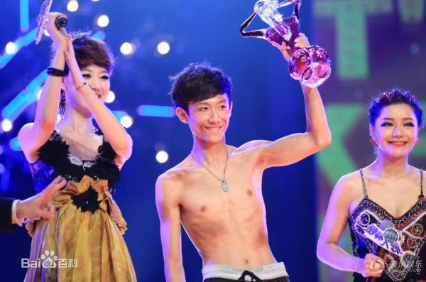 http://www.newswatch247.com/pics/star/pic/b4468e85d947887f3e83c462e000c4cc.jpg