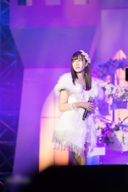 http://www.newswatch247.com/pics/star/pic/b58009f55a20547558bfb3d2e8b3b43c.jpg