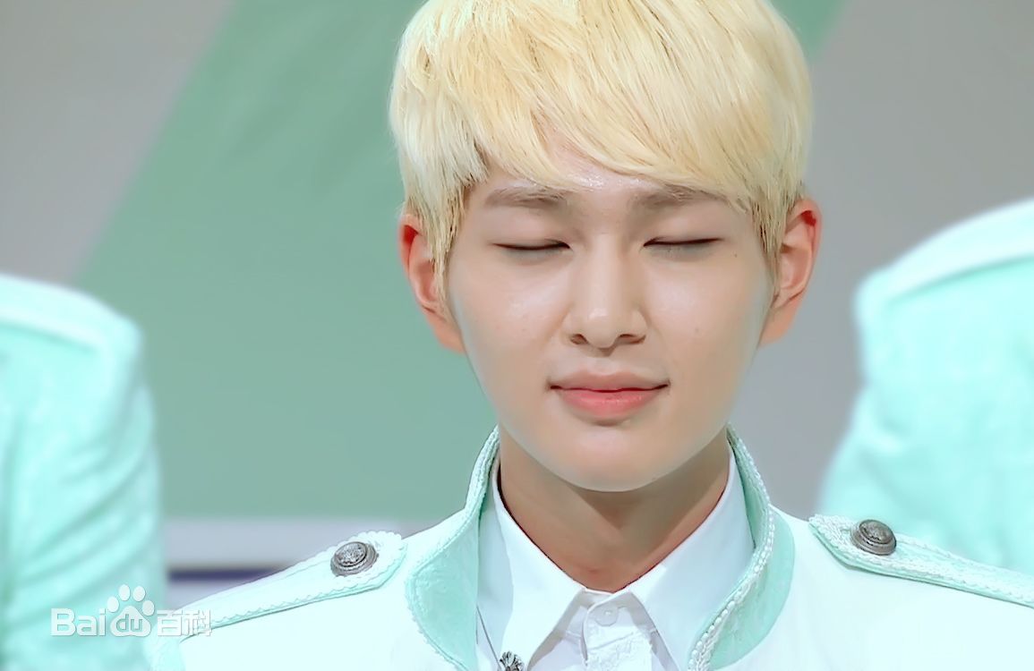 http://www.newswatch247.com/pics/star/pic/b58c319d2ab59421a741e20bdbf6f5a6.jpg