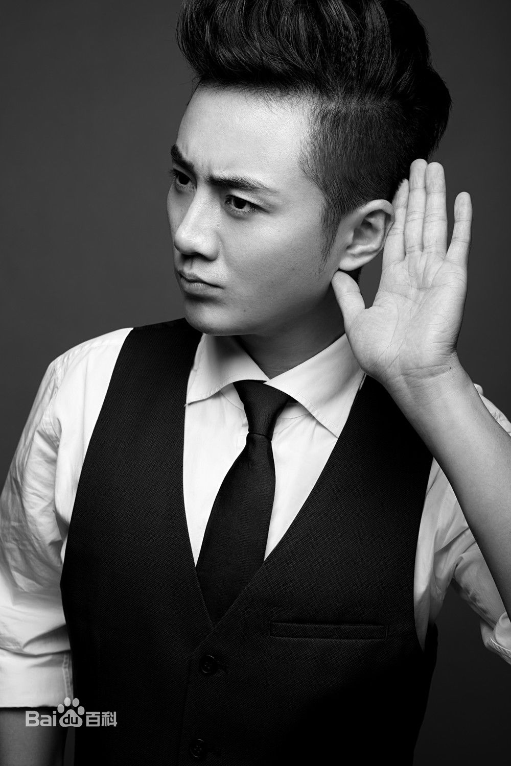 http://www.newswatch247.com/pics/star/pic/b7140db874c1013a7ccf36c8dfcb0b2f.jpg