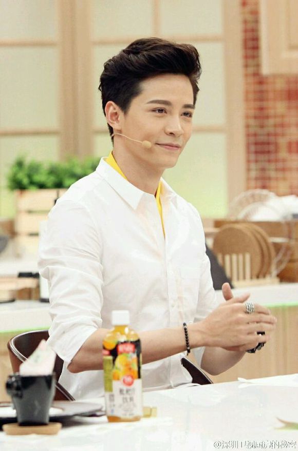 http://www.newswatch247.com/pics/star/pic/b90c/4a868ce1e00ea98db156ee378a4e.jpg