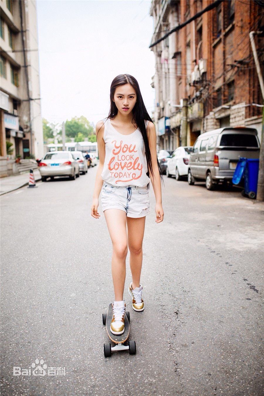 http://www.newswatch247.com/pics/star/pic/b90e31fcba64d43d4ca6d9d3fe18e228.jpg