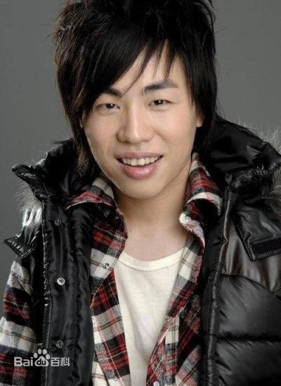 http://www.newswatch247.com/pics/star/pic/b91c4899e8017e82f6dcb16357a9e94d.jpg