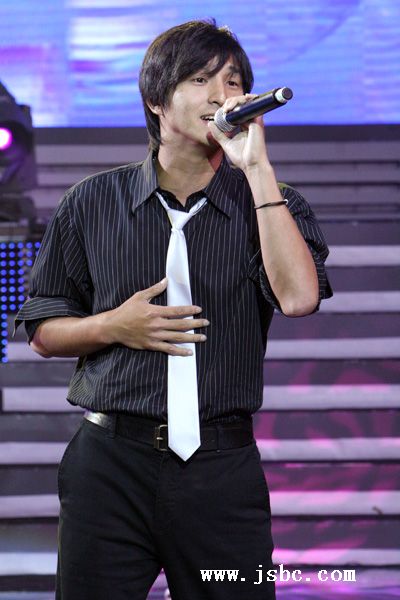http://www.newswatch247.com/pics/star/pic/b97796cae0f72abd6308839fbb894390.jpg