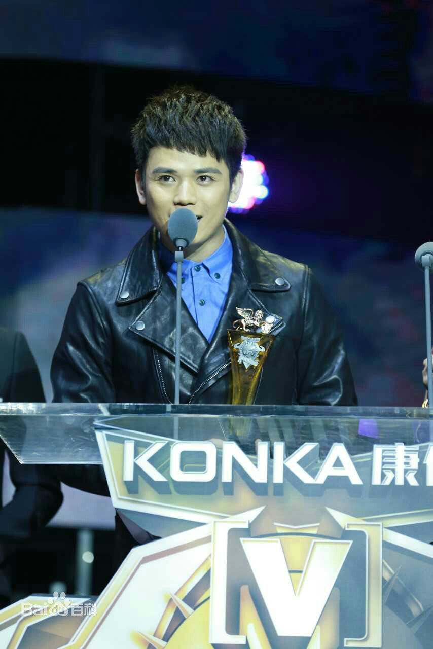 http://www.newswatch247.com/pics/star/pic/b98f4dabf8fcabae7aca979089ff90b1.jpg