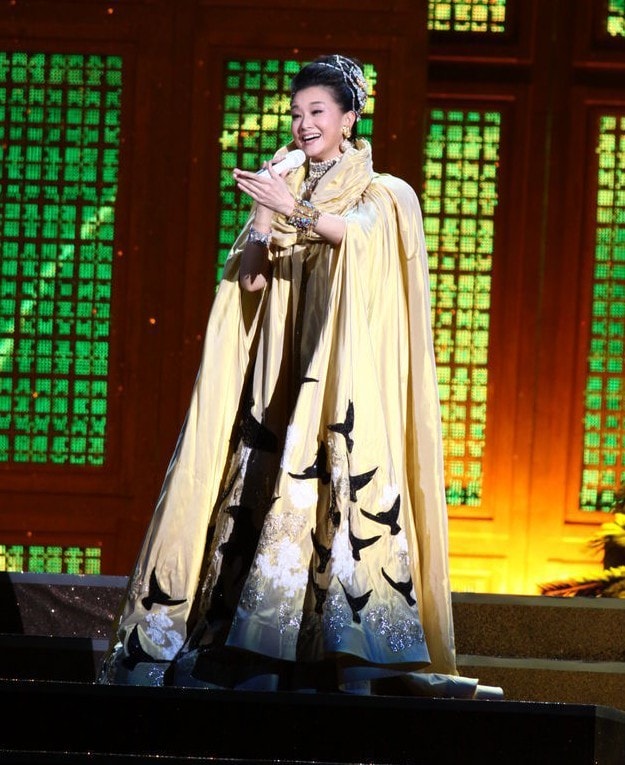 http://www.newswatch247.com/pics/star/pic/b9c08d7c6b42107a794ac32be872c407.jpg